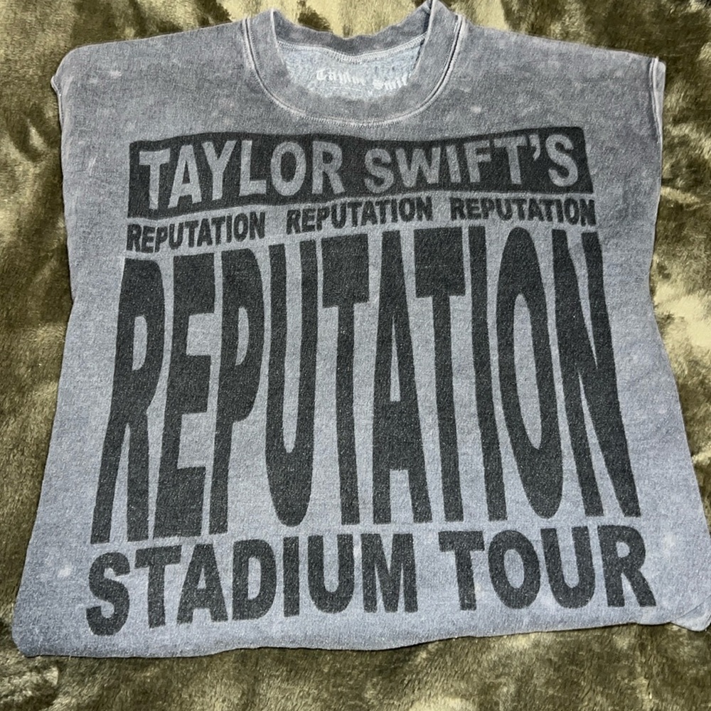 Taylor Swift Reputation Stadium Tour Crewneck